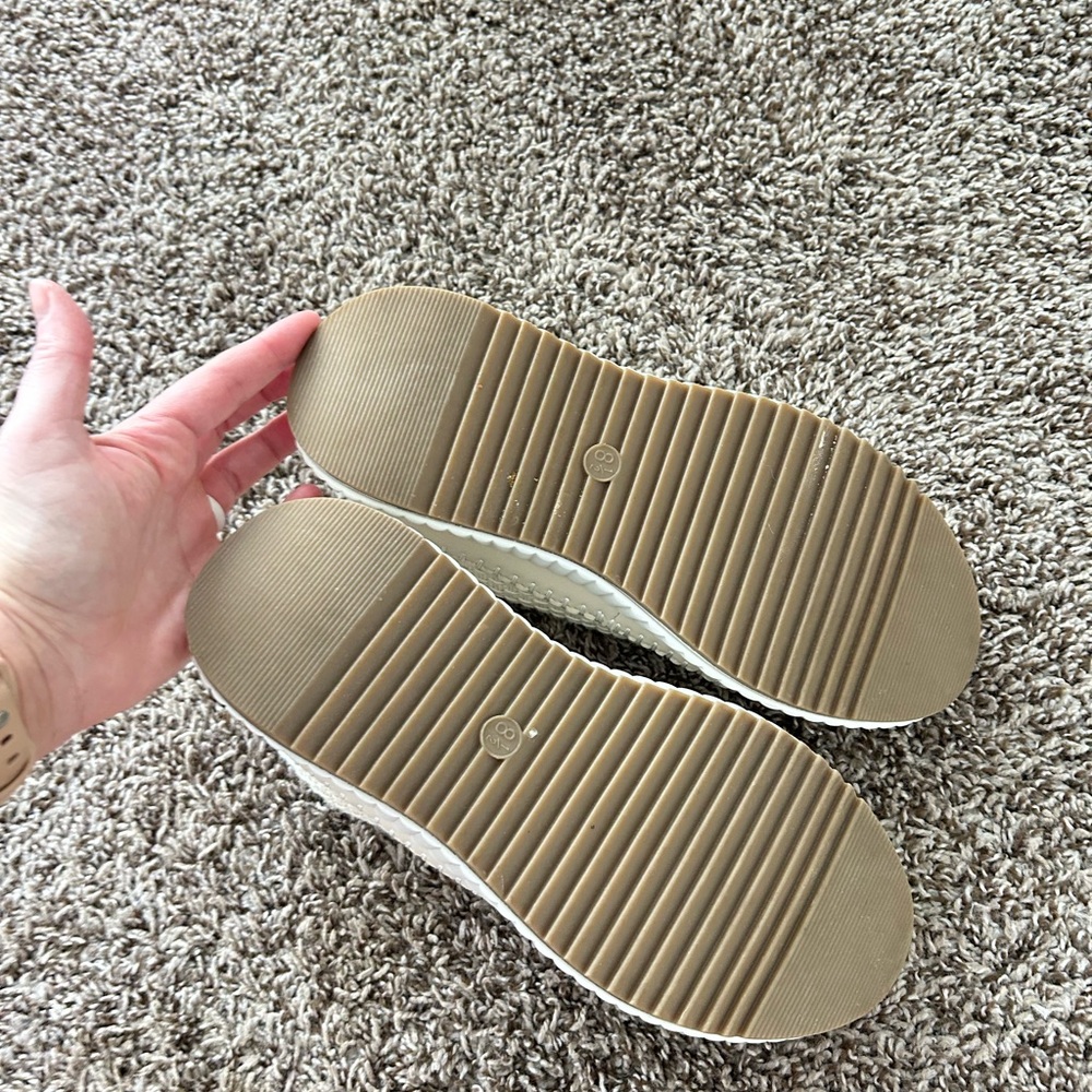 Women's Cream Sneakers - Picture 4 of 4